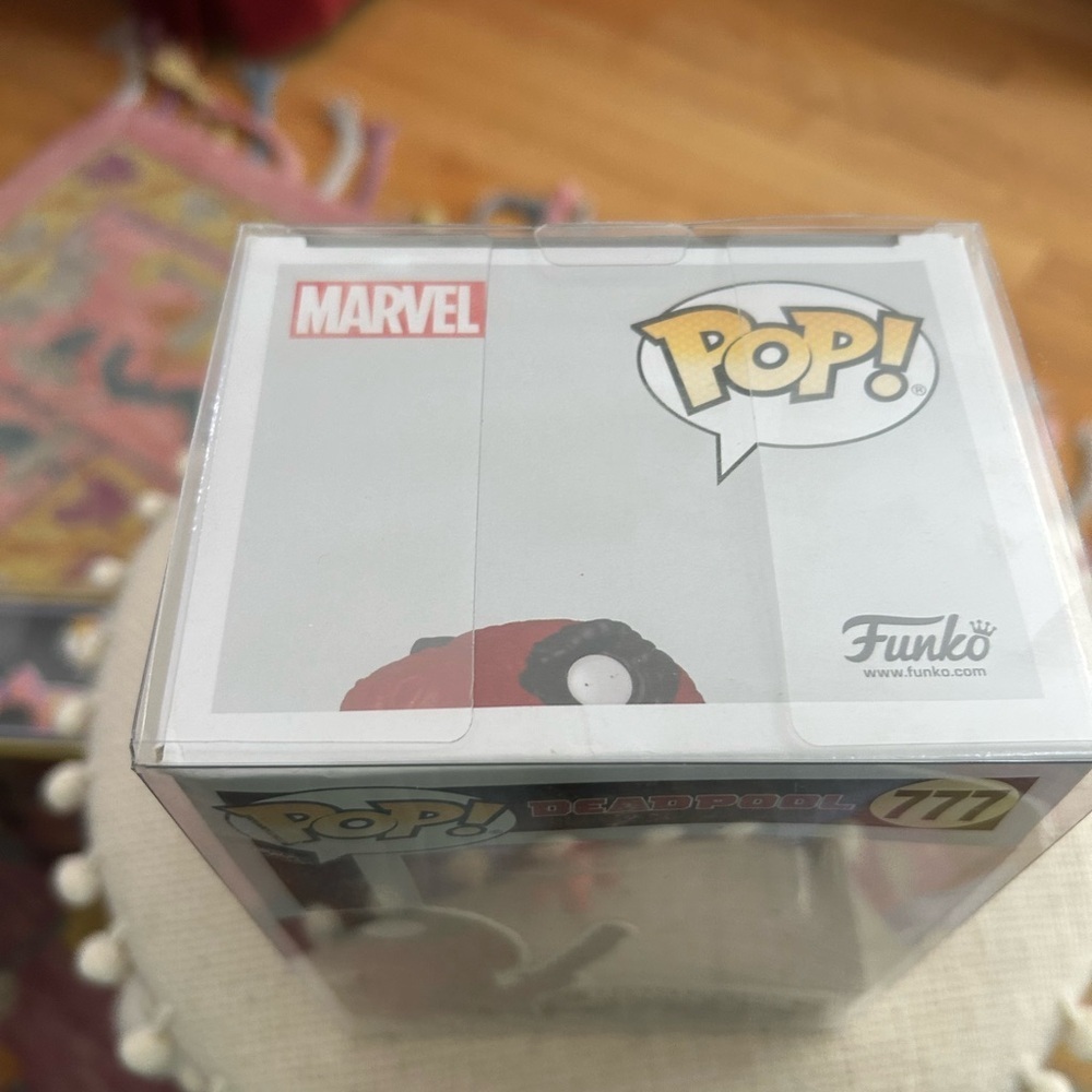 Funko Pop! Vinyl: Marvel - Dinopool #777 W/ Pop Protector - Picture 4 of 10